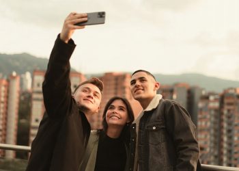 The hidden wellbeing challenges facing digital nomads.